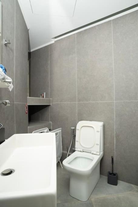 Homey Renovated 1 Bedroom Apartment In Kesariani Atény Exteriér fotografie